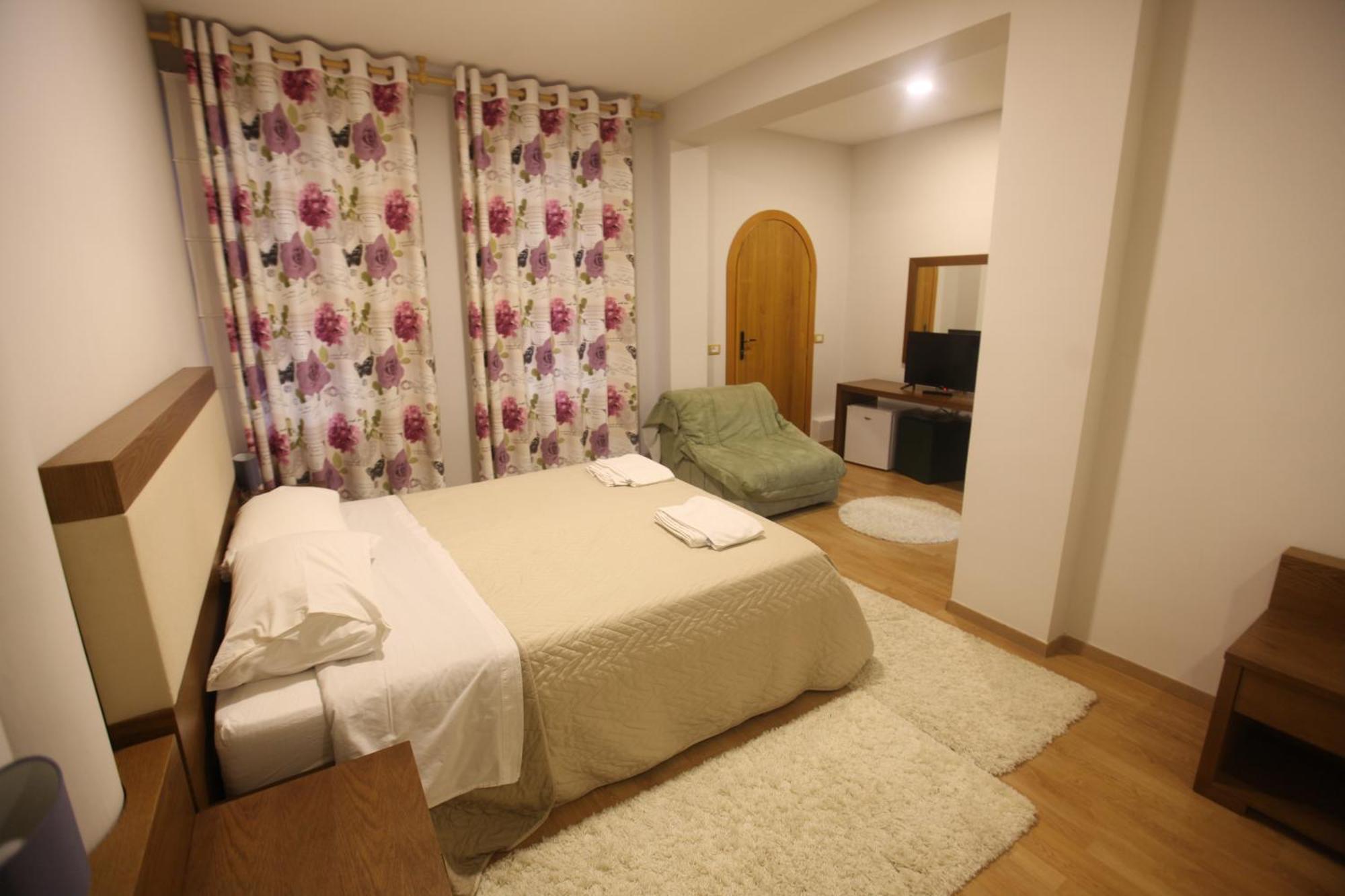 Hotel Sofo Dukat Экстерьер фото