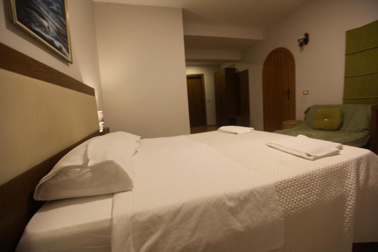 Hotel Sofo Dukat Экстерьер фото