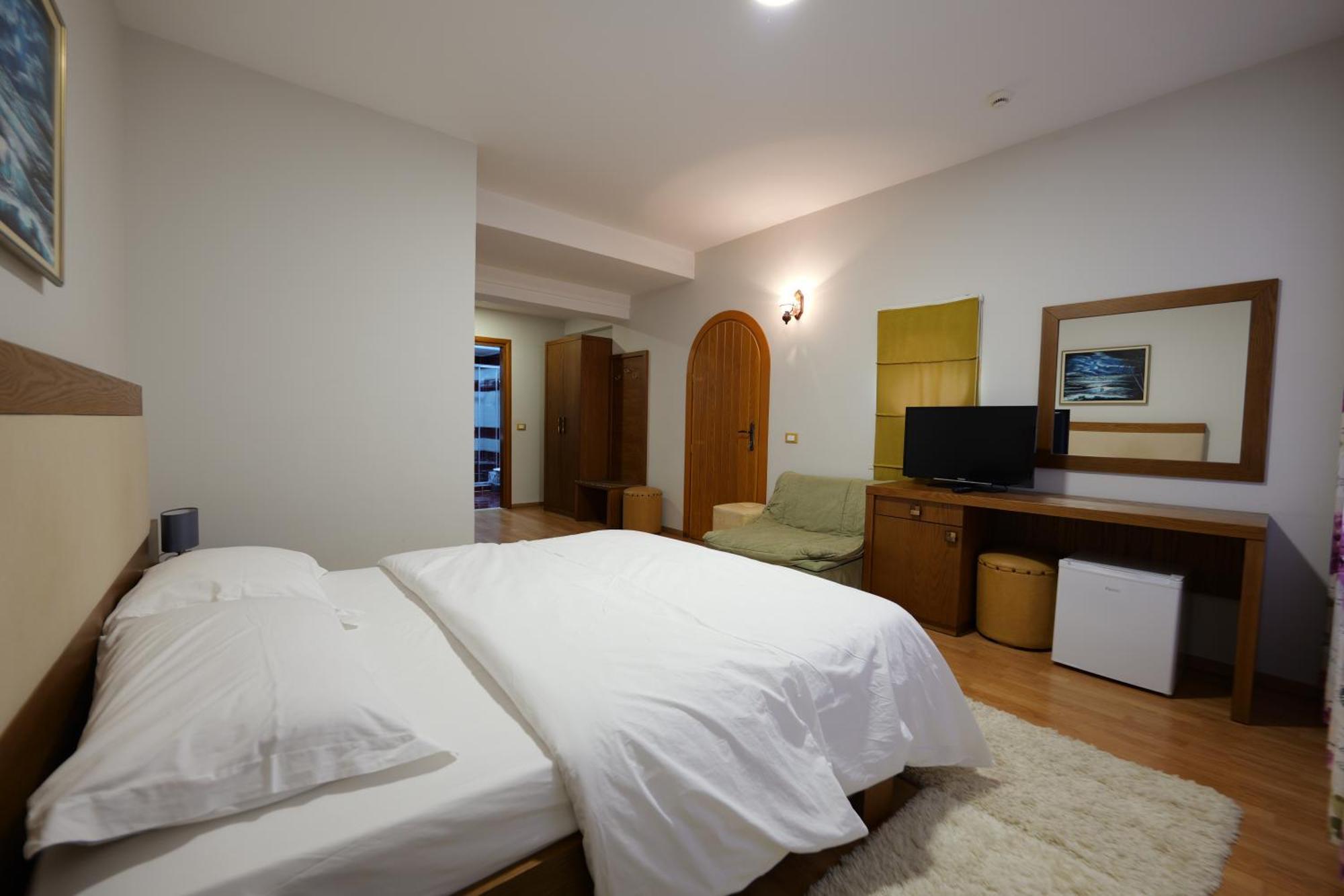Hotel Sofo Dukat Экстерьер фото